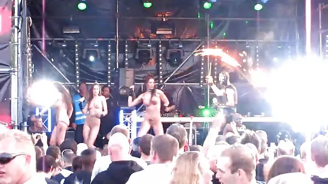 Hot babe frech Solo nackte alte frauen videos