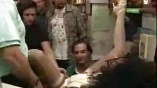 Phoebe Rose kitzeln reife nackte frauen beim sex Sitzung