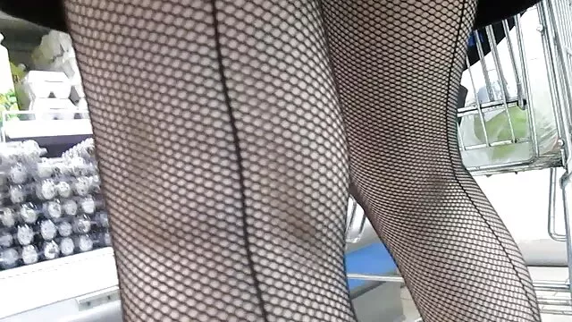 Erotische Brünette MILF Bläst reife geile frauen nackt