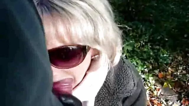 Der sexy und reife frauen sex gratis geile Teen bittet Opa, ihre Muschi Hundestellung hardcore zu ficken