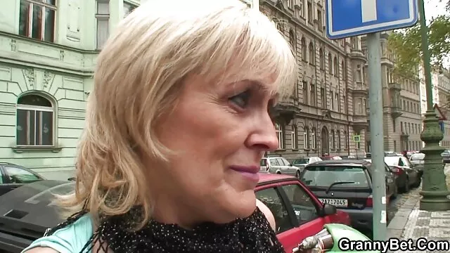 PORNLANDVIDEO reife mollige nackte frauen harten Dreier mit heißen