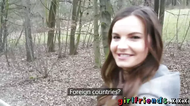 Twink ist bereit für hardcore Arsch ficken mit seinem nackte älter frauen Freund