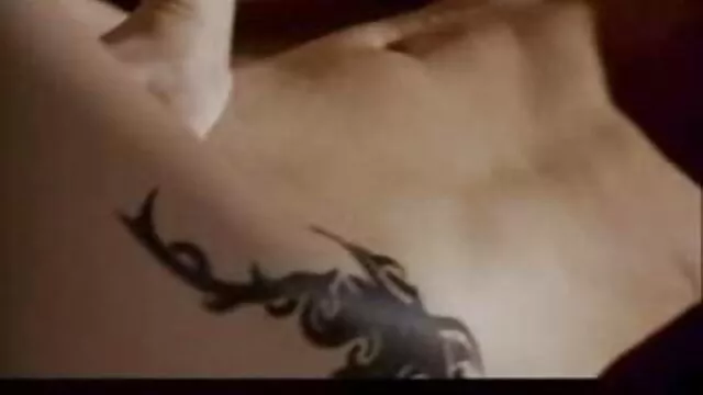 Aiko nackte reife geile frauen Hirose saugen und lecken boner