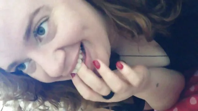 Super reife geile frauen hot blonde reitet einen dildo auf web cam